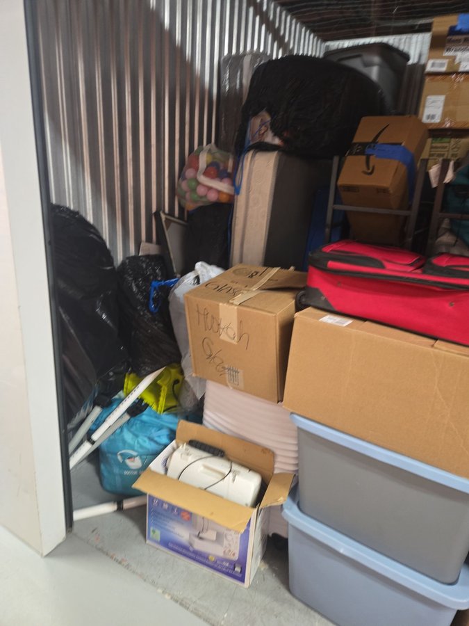 10 x 10 storage unit in Baltimore, MD