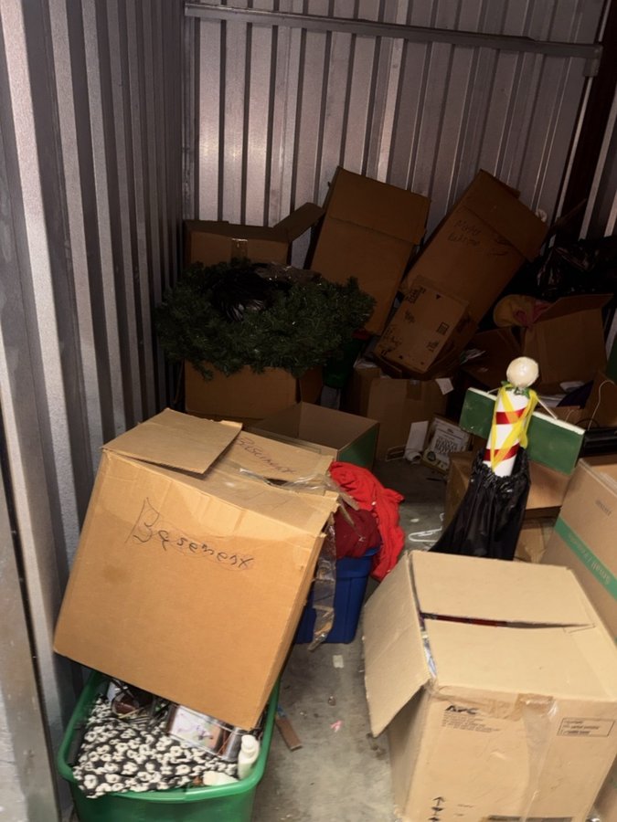 7 x 10 storage unit in Elkridge, MD