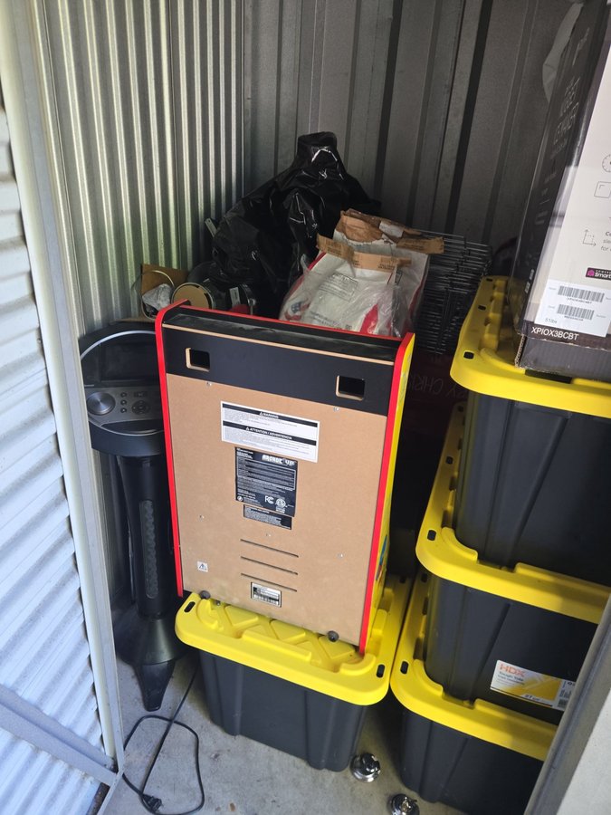 5 x 5 storage unit in Elkridge, MD