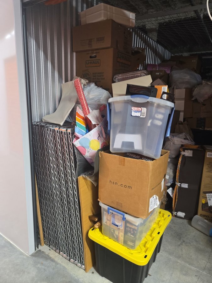 10 x 25 storage unit in Columbia, MD