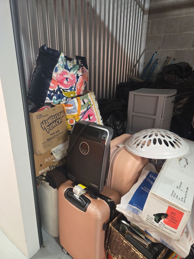 7 x 10 storage unit in Baltimore, MD