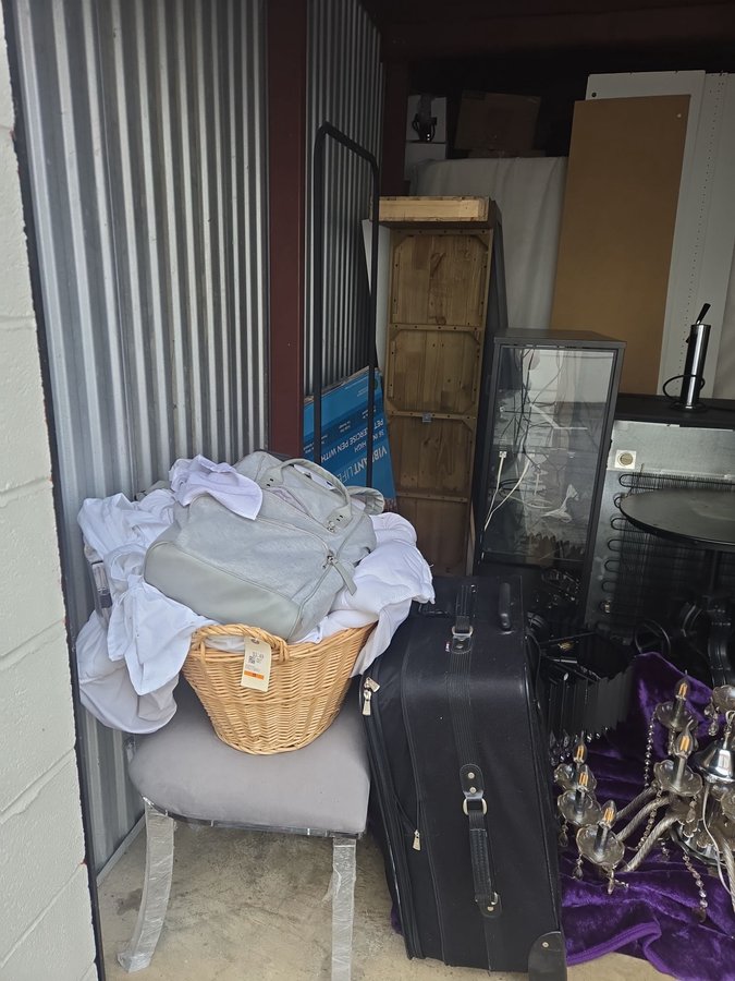 10 x 20 storage unit in Baltimore, MD