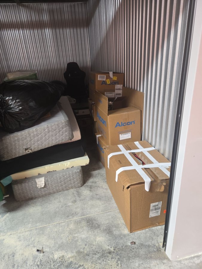 10 x 15 storage unit in Columbia, MD