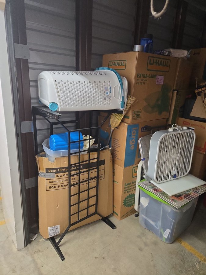 10 x 20 storage unit in Baltimore, MD