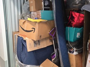 10 x 10 storage unit in Elkridge, MD