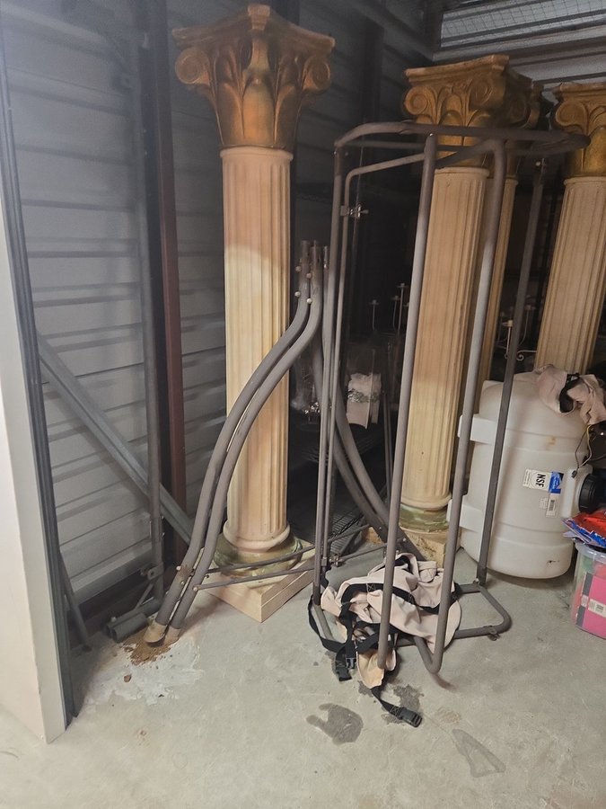 10 x 10 storage unit in Baltimore, MD