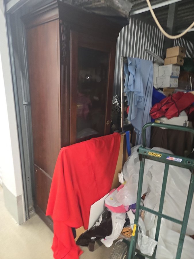 10 x 30 storage unit in Elkridge, MD