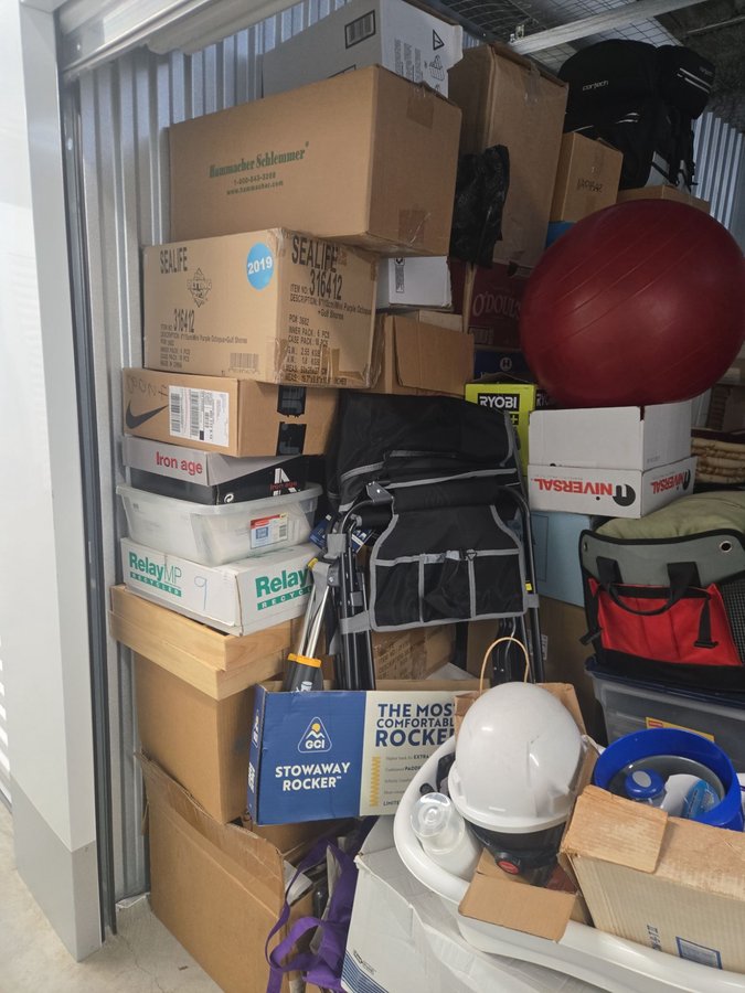 10 x 10 storage unit in Columbia, MD