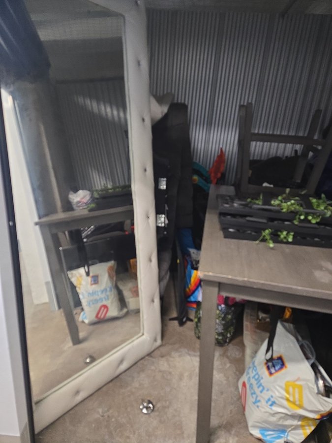 10 x 10 storage unit in Baltimore, MD