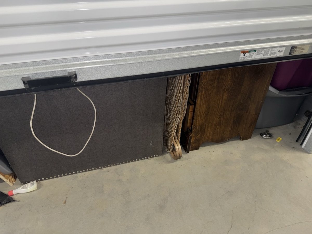 10 x 20 storage unit in Elkridge, MD
