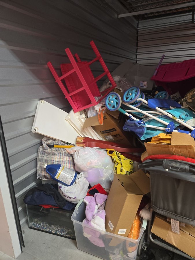 10 x 15 storage unit in Baltimore, MD