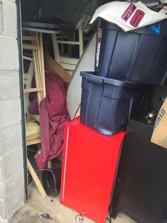 10 x 10 storage unit in Windsor Mill, MD