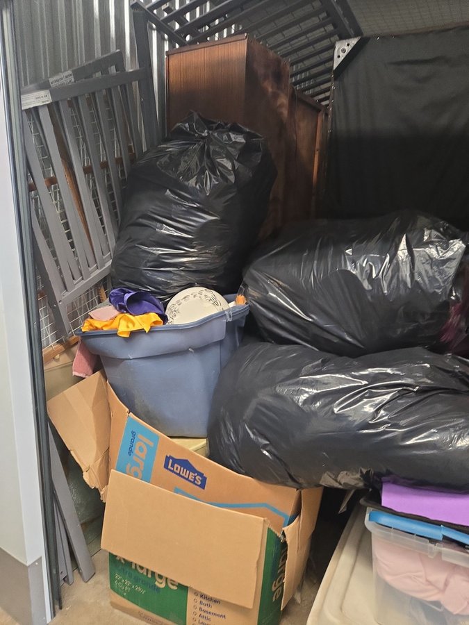 10 x 10 storage unit in Baltimore, MD