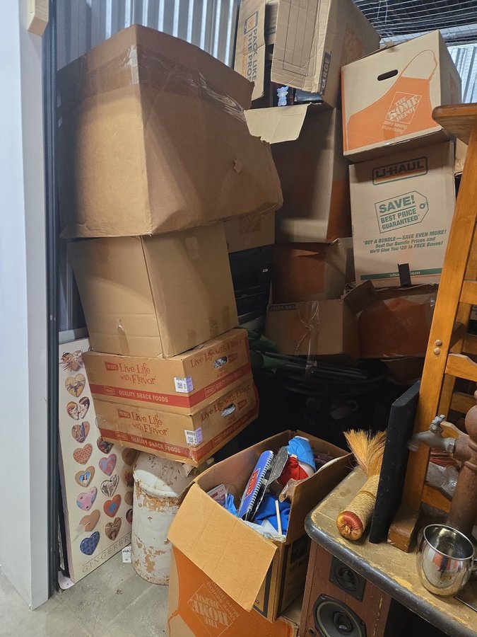 7 x 10 storage unit in Baltimore, MD