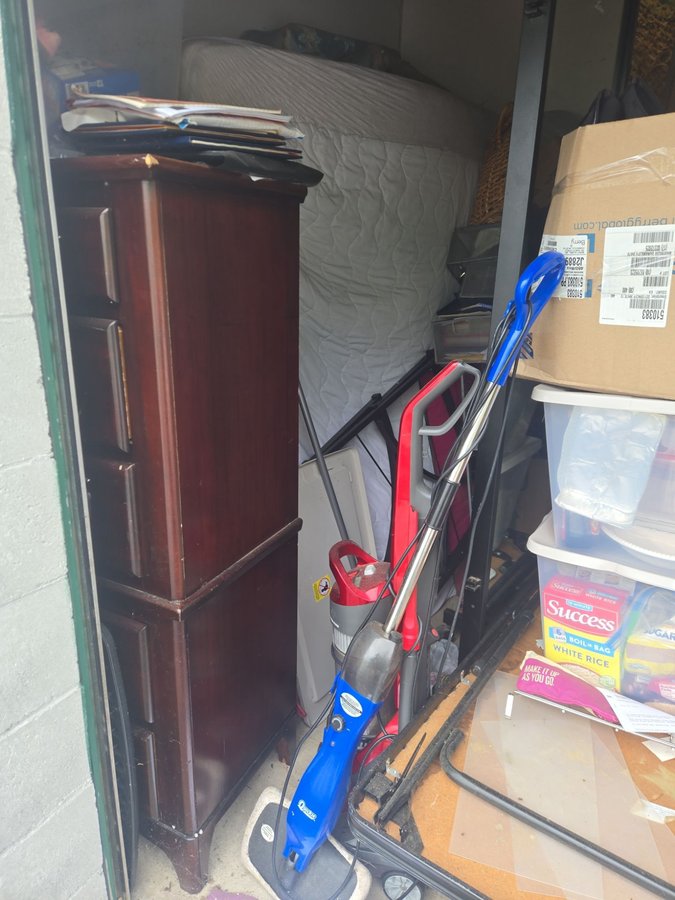 10 x 10 storage unit in Windsor Mill, MD