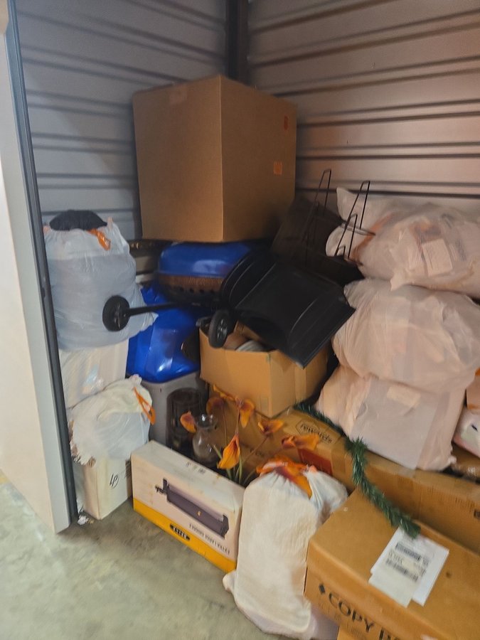 10 x 5 storage unit in Baltimore, MD