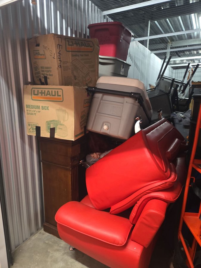 10 x 30 storage unit in Silver Spring, MD