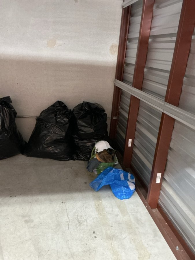 10 x 10 storage unit in Silver Spring, MD