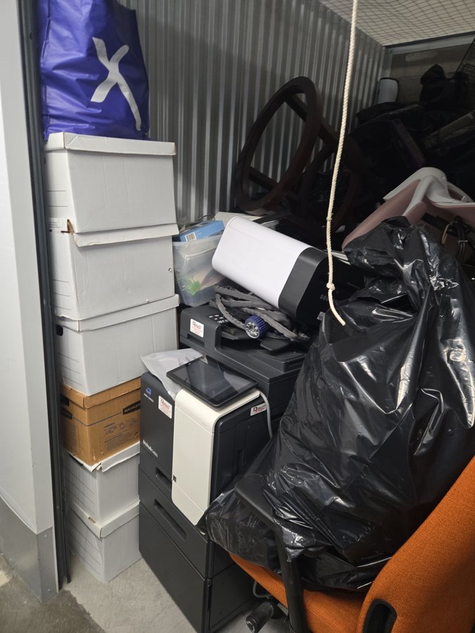 7 x 10 storage unit in Baltimore, MD