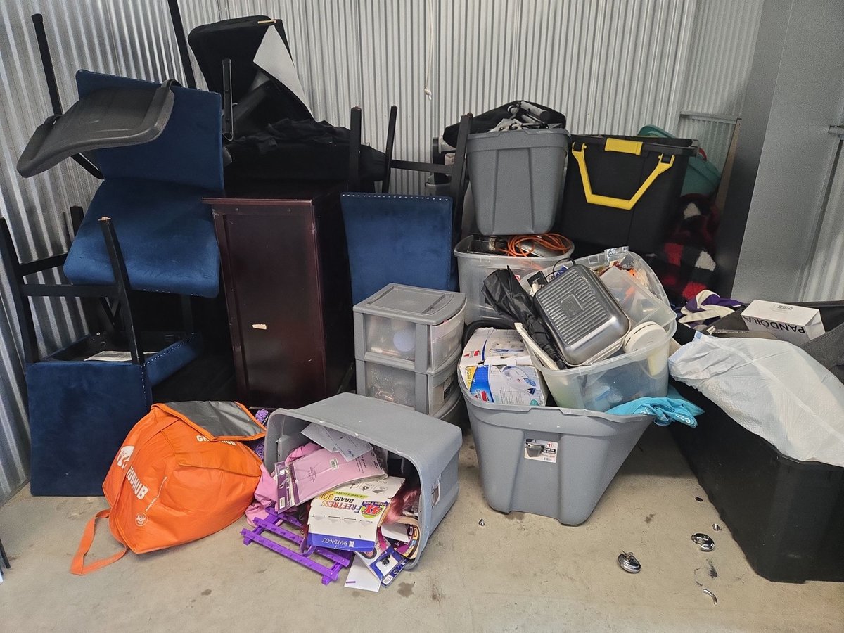 10 x 10 storage unit in Baltimore, MD