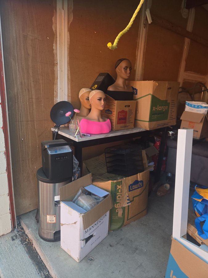 10 x 15 storage unit in Baltimore, MD