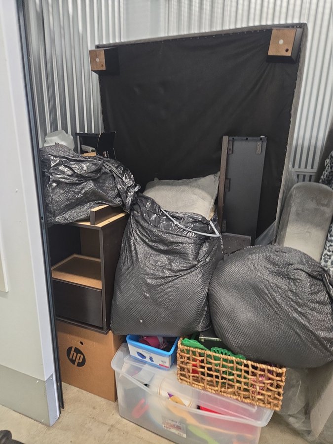 10 x 5 storage unit in Baltimore, MD