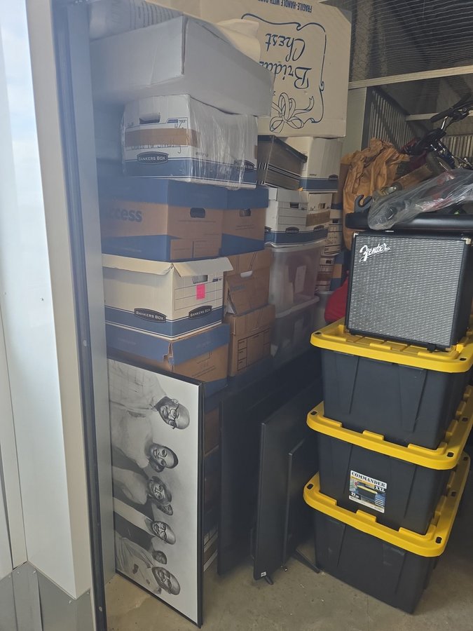 10 x 20 storage unit in Baltimore, MD