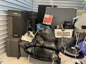 10 x 10 storage unit in Woodlawn, MD
