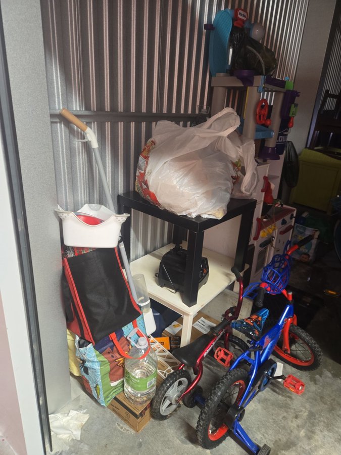 10 x 20 storage unit in Columbia, MD