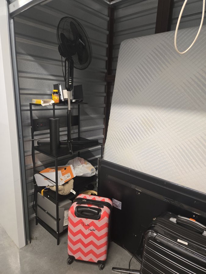 10 x 5 storage unit in Woodlawn, MD