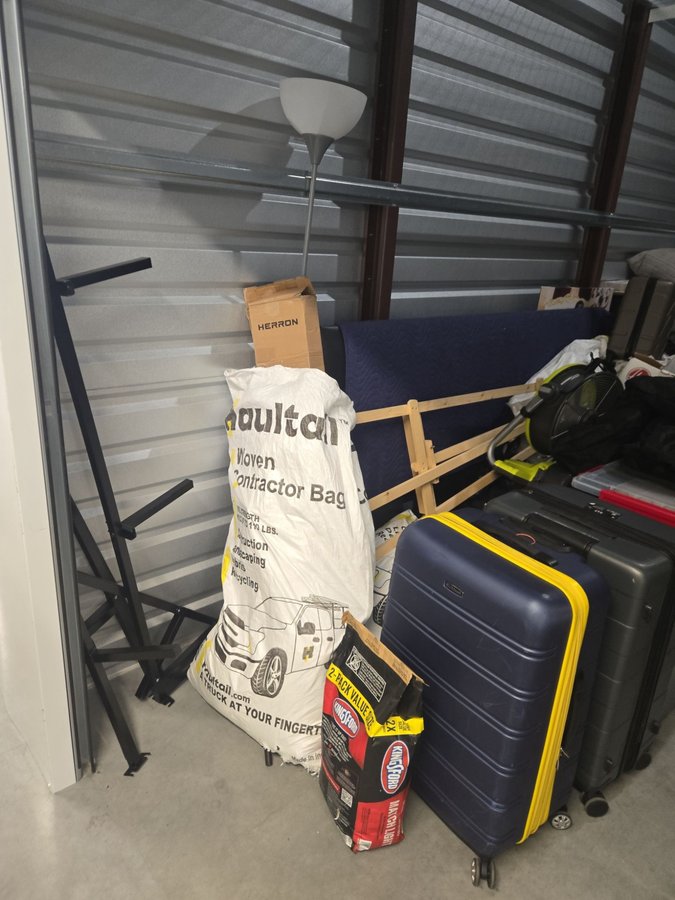 10 x 20 storage unit in Woodlawn, MD