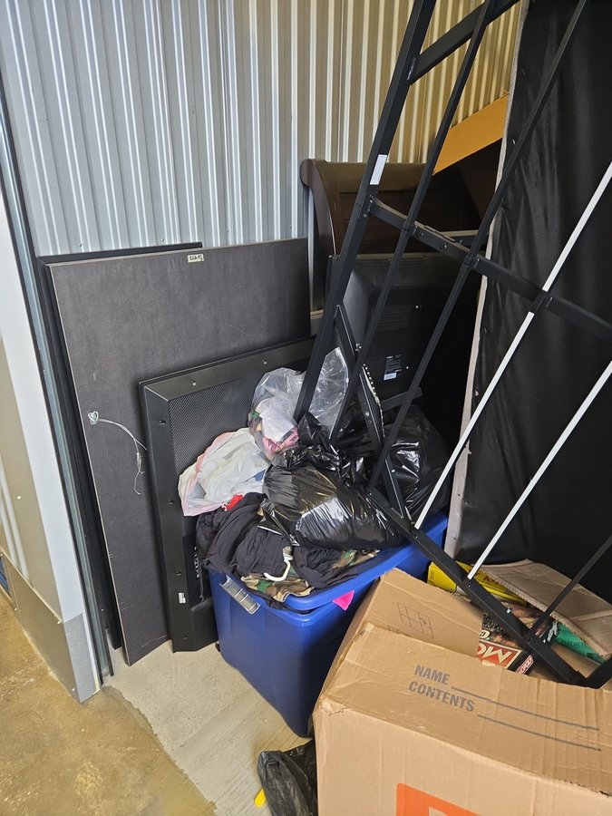 10 x 10 storage unit in Baltimore, MD