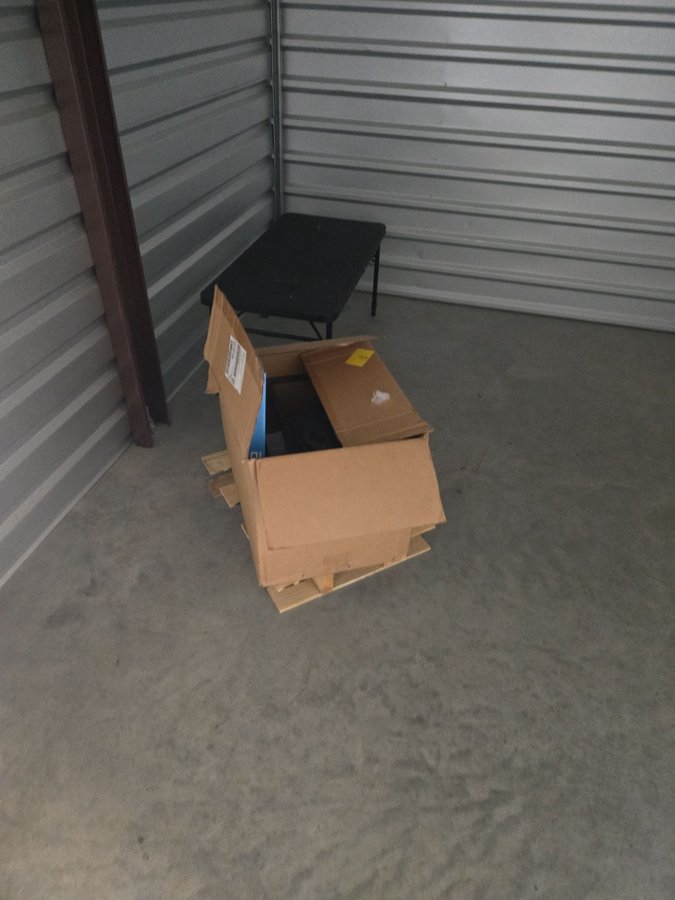 7 x 10 storage unit in Woodlawn, MD