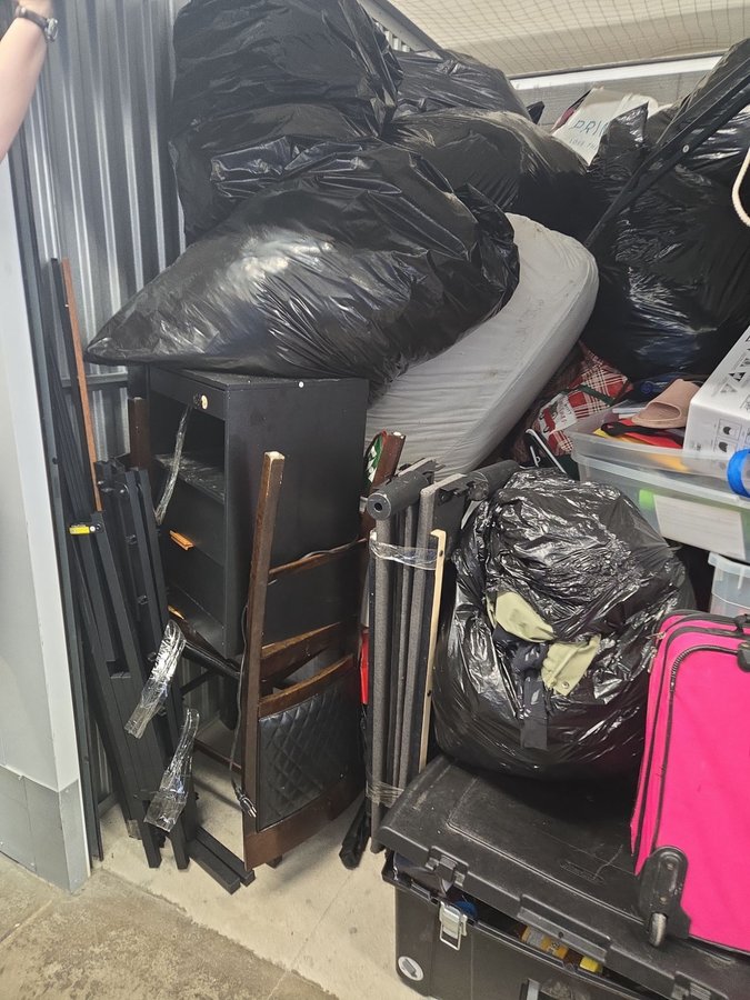 10 x 10 storage unit in Baltimore, MD