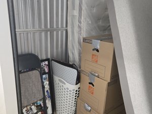 7 x 10 storage unit in Baltimore, MD