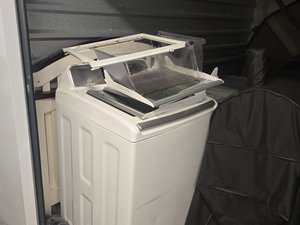 10 x 10 storage unit in Woodlawn, MD