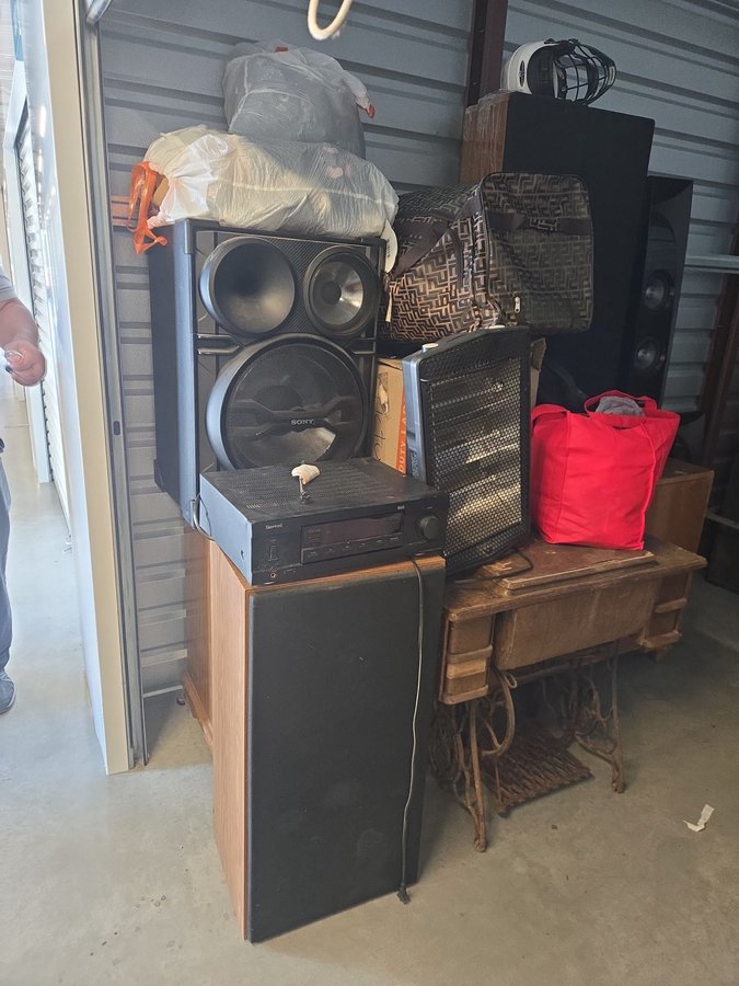 10 x 15 storage unit in Woodlawn, MD