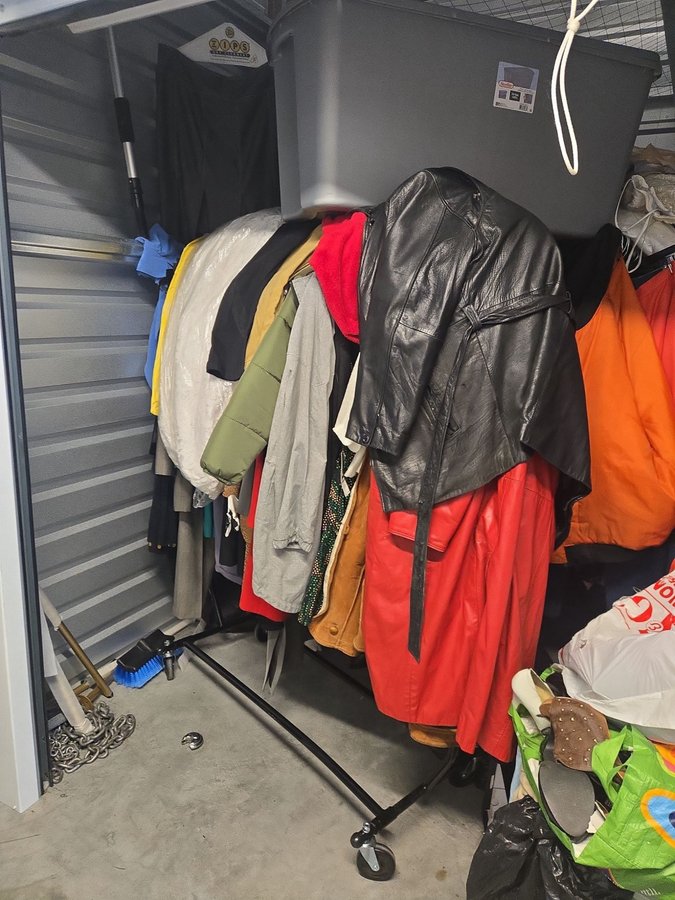 10 x 10 storage unit in Woodlawn, MD