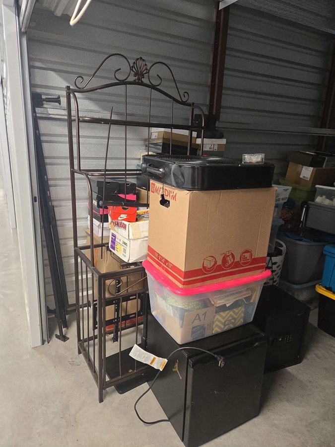 10 x 15 storage unit in Woodlawn, MD