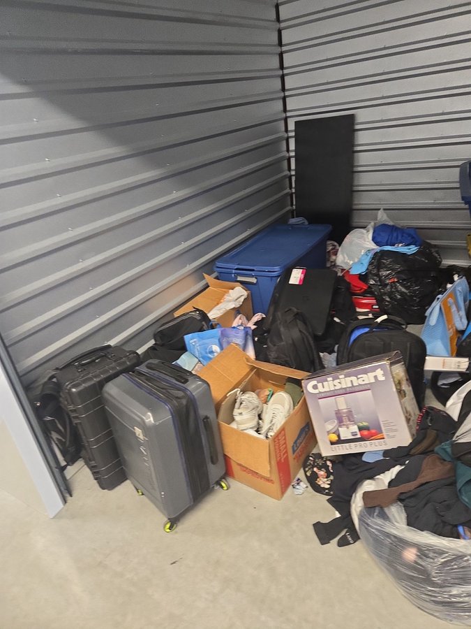 10 x 10 storage unit in Woodlawn, MD