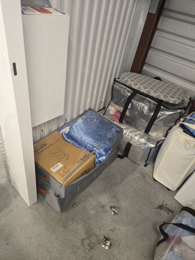 5 x 5 storage unit in Woodlawn, MD