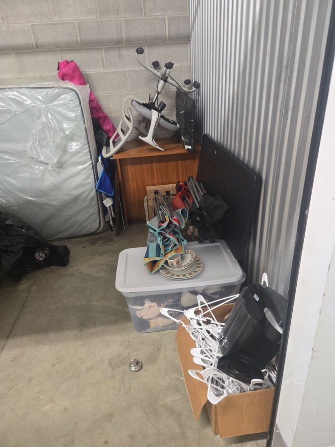 10 x 10 storage unit in Baltimore, MD
