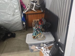 10 x 10 storage unit in Baltimore, MD