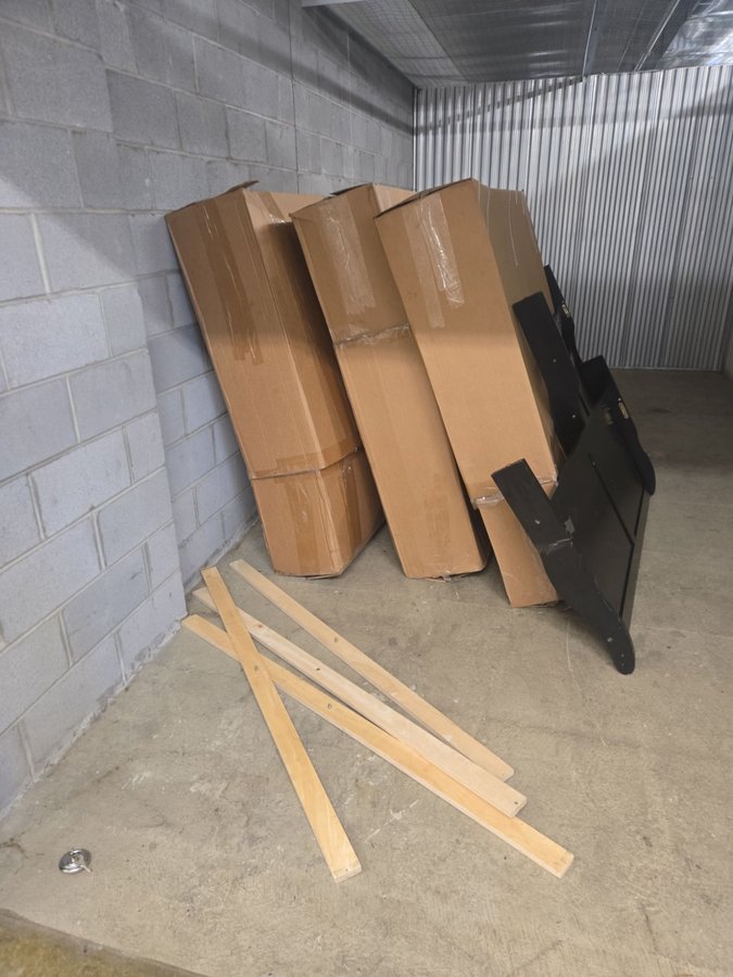 10 x 20 storage unit in Baltimore, MD