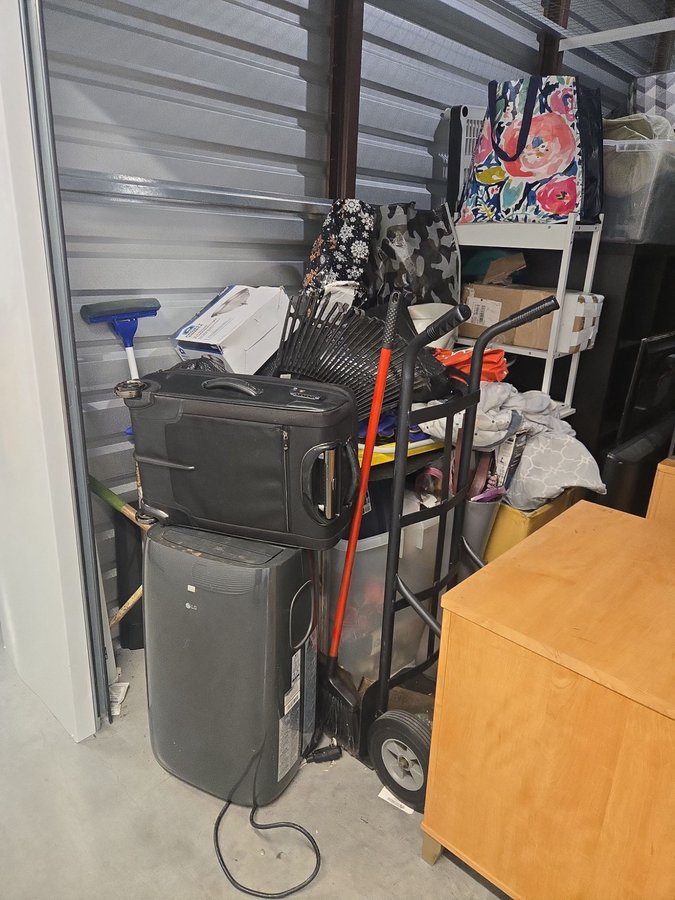 10 x 20 storage unit in Woodlawn, MD