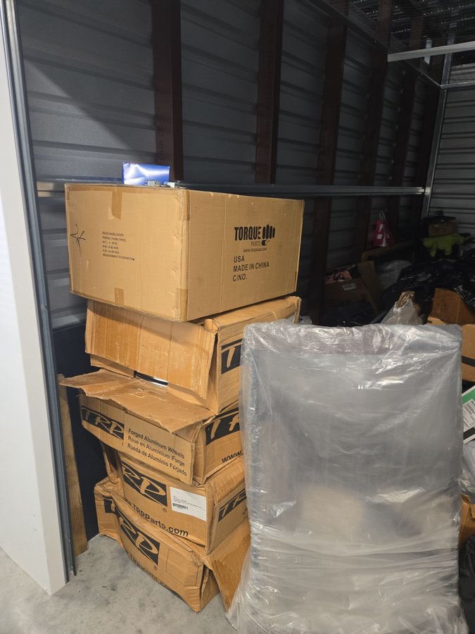 10 x 15 storage unit in Woodlawn, MD