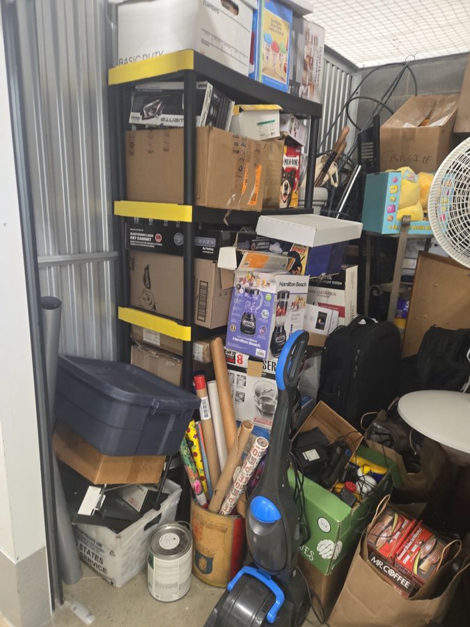 10 x 10 storage unit in Baltimore, MD