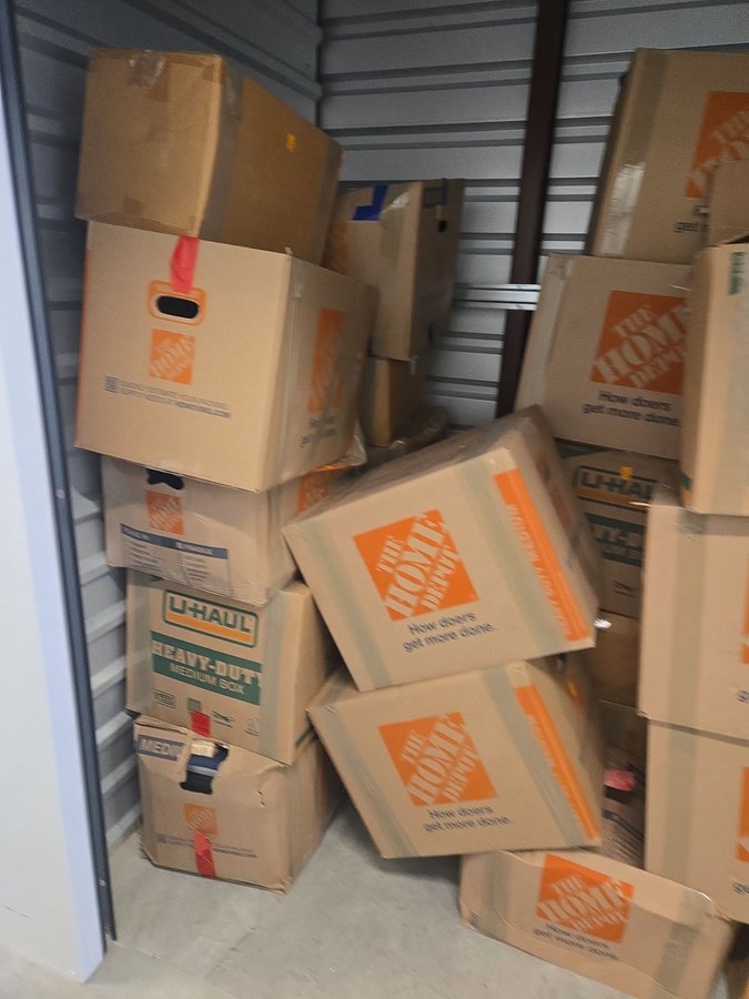10 x 5 storage unit in Woodlawn, MD