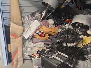 10 x 10 storage unit in Woodlawn, MD
