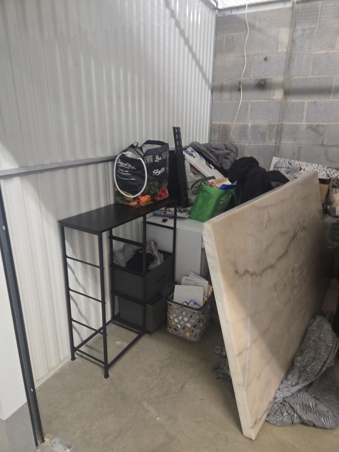 10 x 10 storage unit in Baltimore, MD